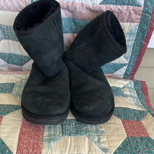 UGG Classic Short Boots size 8